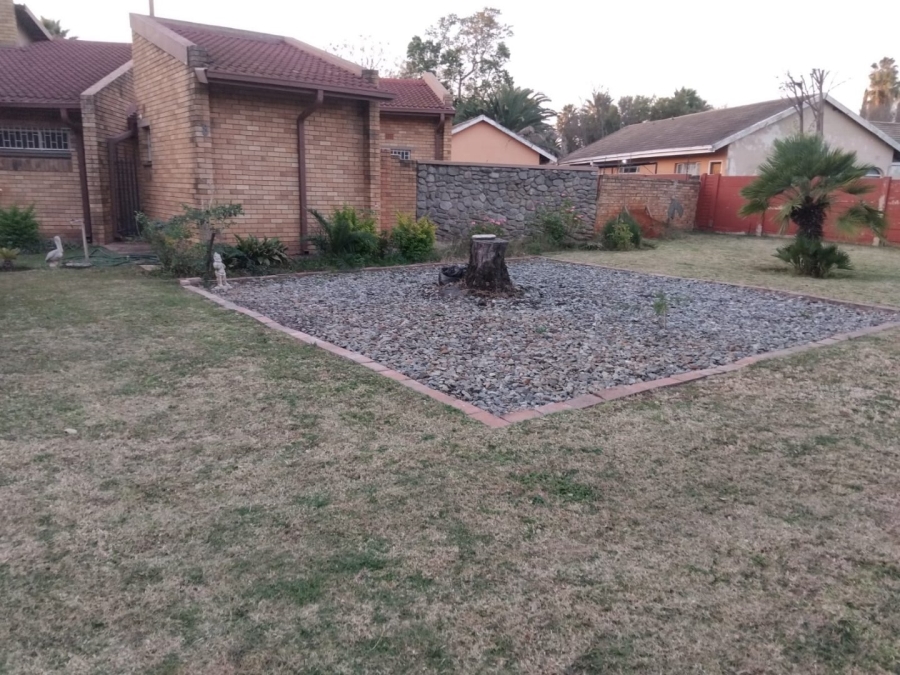 4 Bedroom Property for Sale in Lourenspark North West